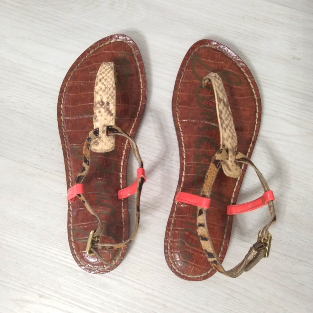 Sam Edelman beige flat sandals, size 4